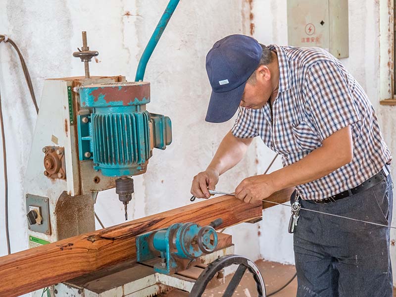 衡阳楼梯地板柜门的油漆修复-10